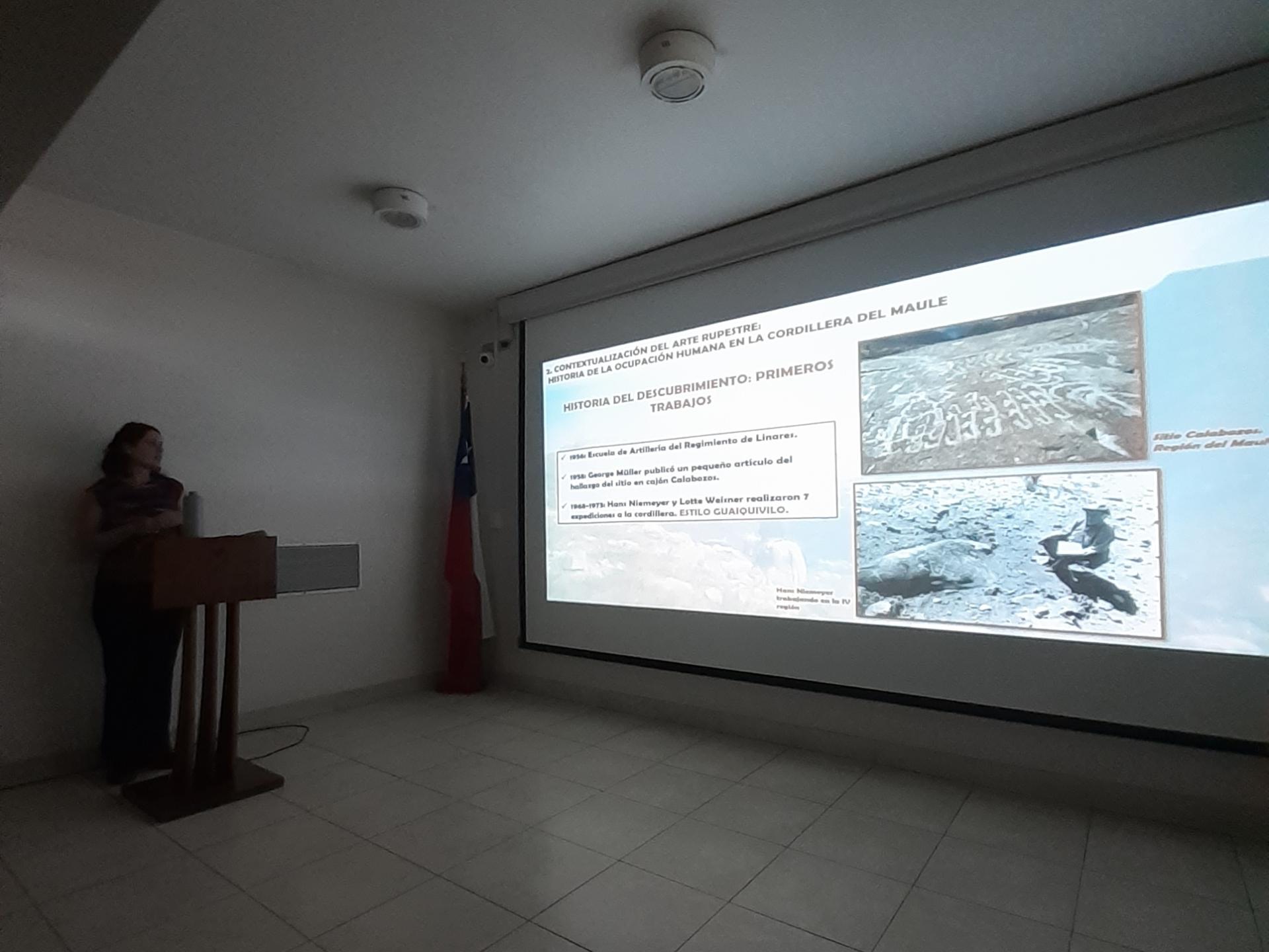 Renata Gutiérrez presentanto el proyecto.